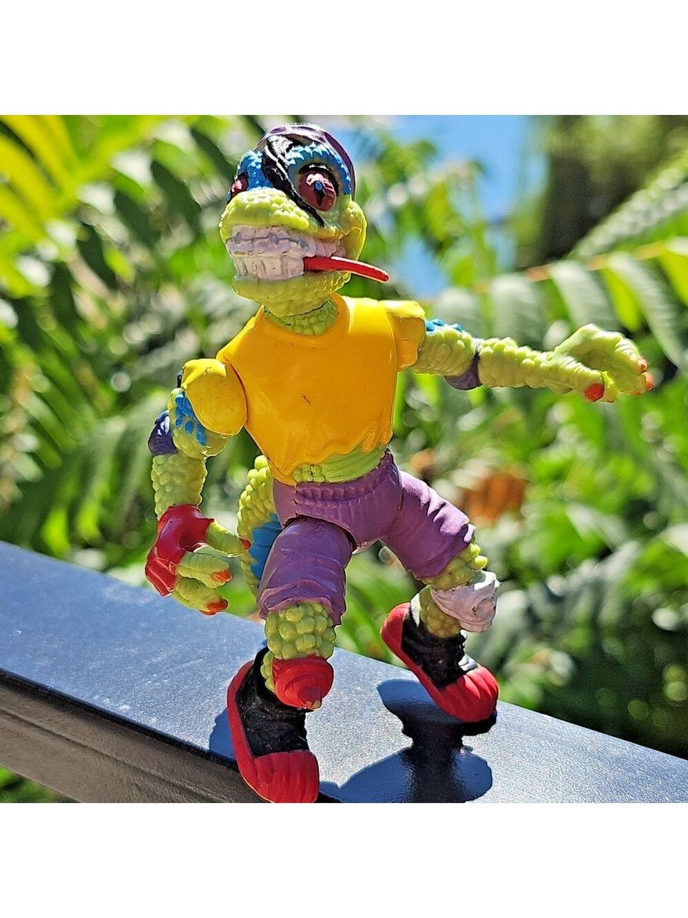 1990 Teenage Mutant Ninja Turtle Mondo Gecko Lizard Action Figure Playmates Toys